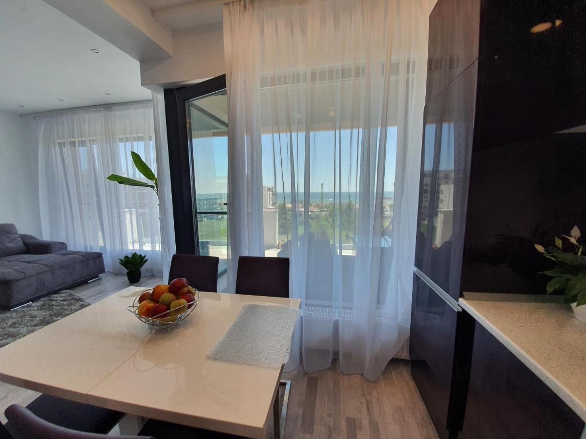 Apartament Lux Eika นาโวดาริ ภายนอก รูปภาพ