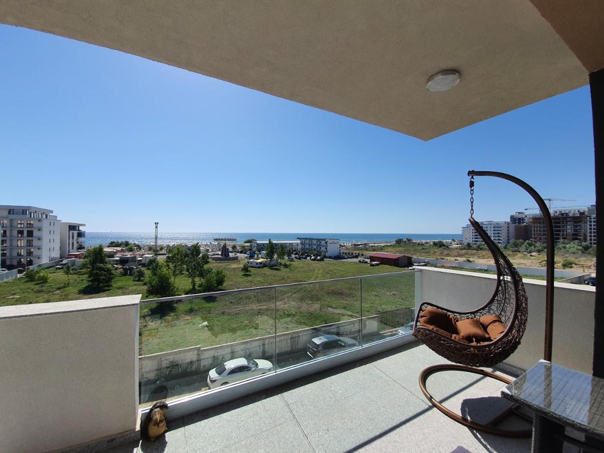 Apartament Lux Eika นาโวดาริ ภายนอก รูปภาพ