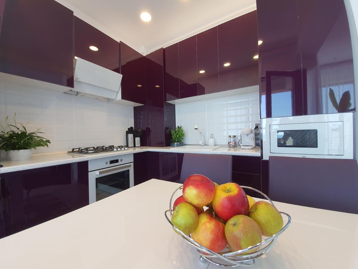 Apartament Lux Eika นาโวดาริ ภายนอก รูปภาพ