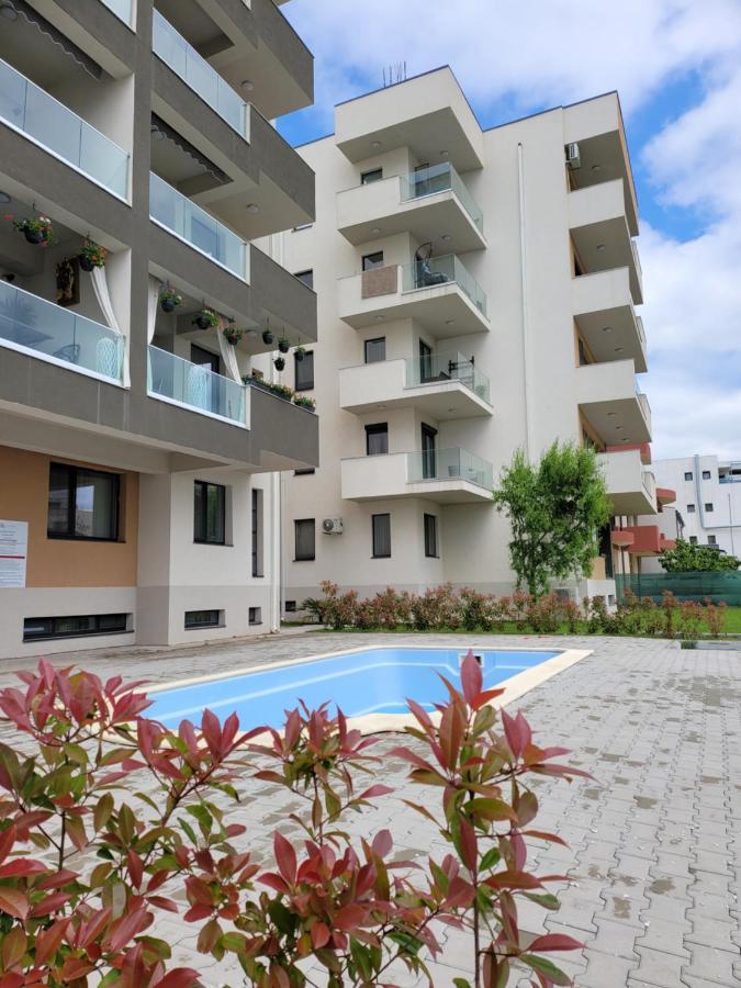 Apartament Lux Eika นาโวดาริ ภายนอก รูปภาพ